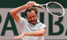 Libema Open: Medvedev overcomes Mannarino, Mertens and Andreescu advance – The Headlines