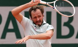 Halle Open: Medvedev, Tsitsipas and Bublik advance – The Headlines