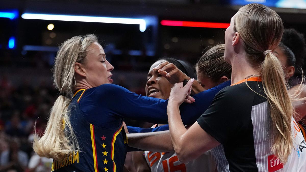 WNBA: Indiana Fever’s Sophie Cunningham ejected following heated altercation during game against Connecticut Sun – The Headlines