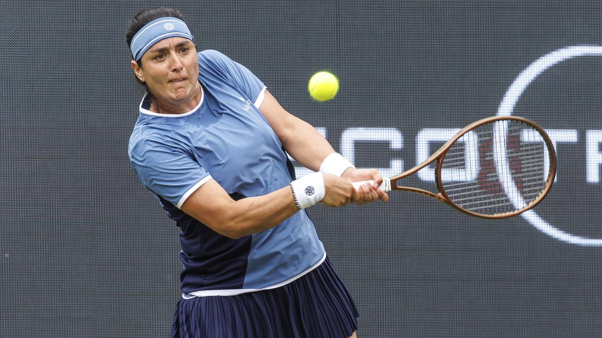 Berlin Open: Frech stuns sixth-seed Andreeva, lucky loser Jabeur powers through – The Headlines