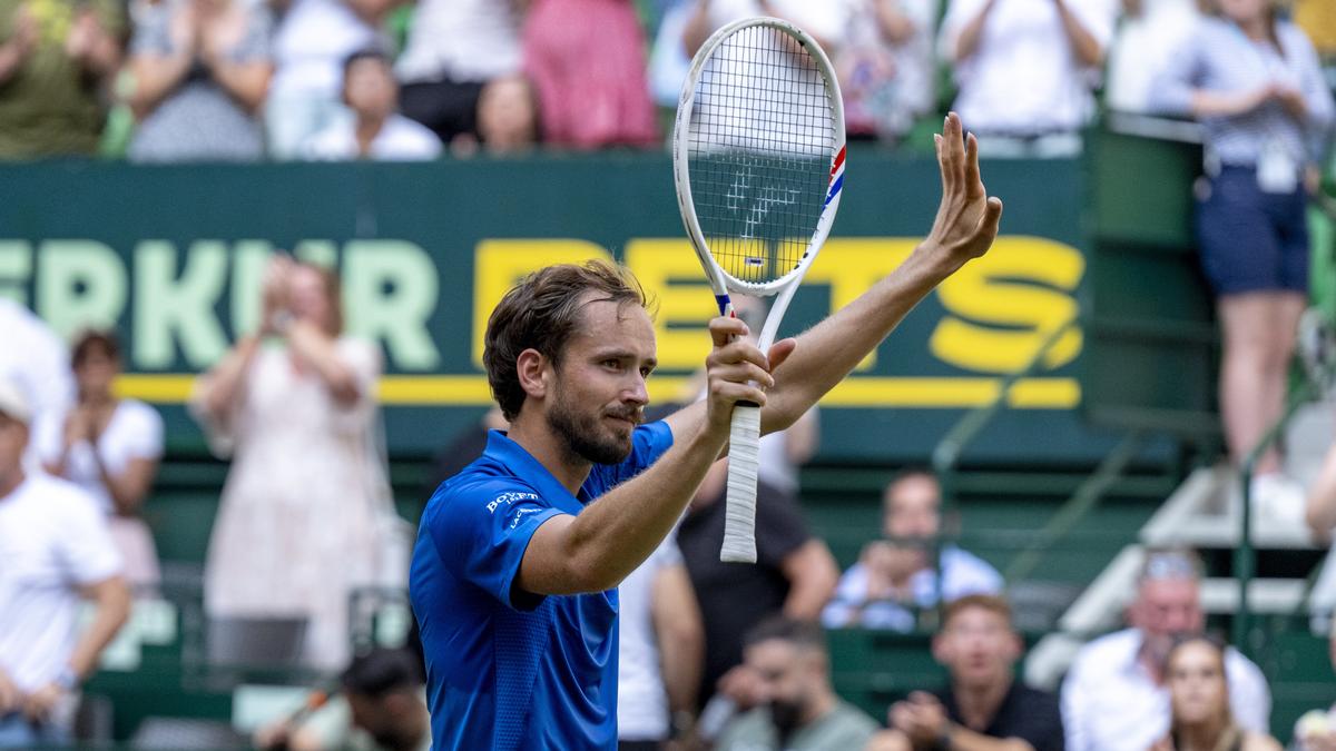 Halle Open 2025: Medvedev dispatches home hope Zverev to reach final – The Headlines