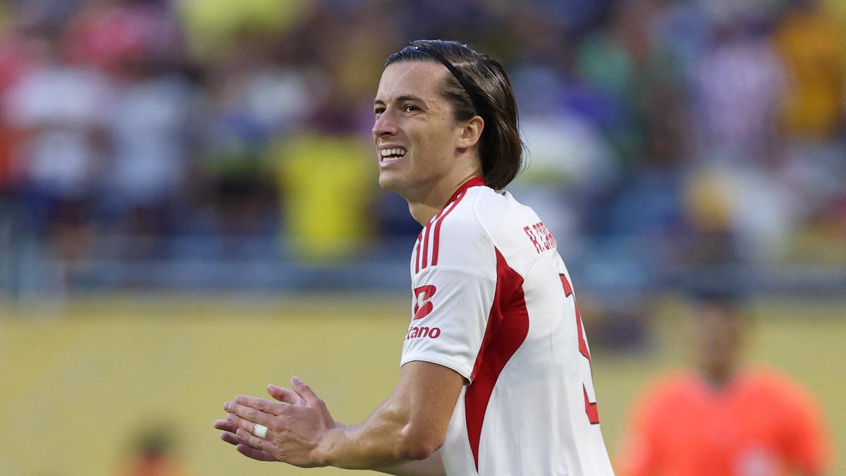 Real Madrid signs defender Alvaro Carreras from Benfica – The Headlines