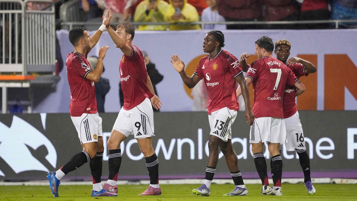 Manchester United thrashes Bournemouth 4-1; West Ham comes from behind to beat Everton 2-1 – The Headlines