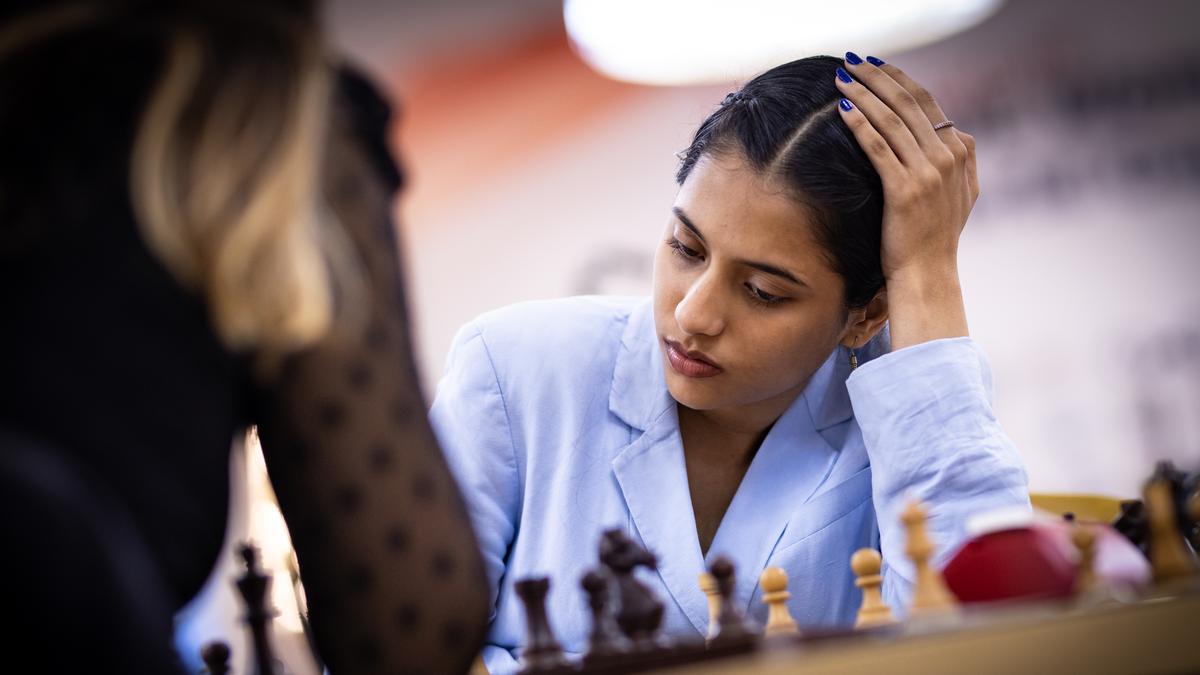 FIDE Women’s World Cup: Divya, Humpy enter pre-quarterfinals – The Headlines