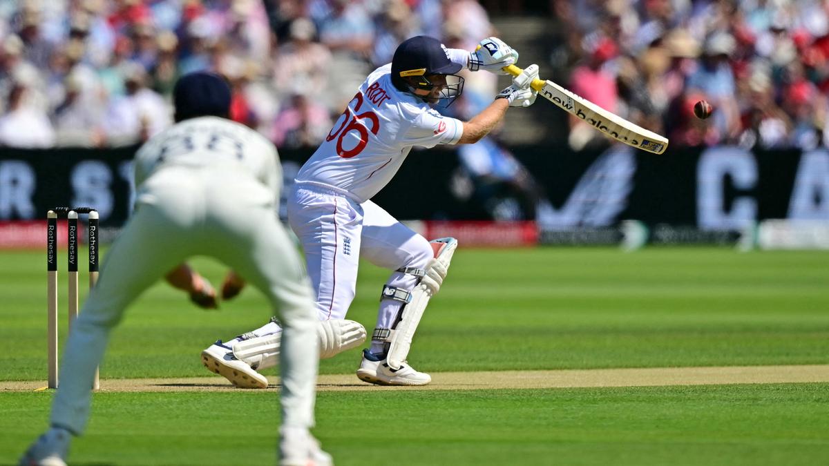 ENG vs IND, 3rd Test: Why are England players wearing red on Day 2 against India? – The Headlines ENG vs IND, 3rd Test: Why are England players wearing red on Day 2 against India? – The Headlines