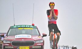 Tour de France spectator hit by Ineos-Grenadiers team car – The Headlines