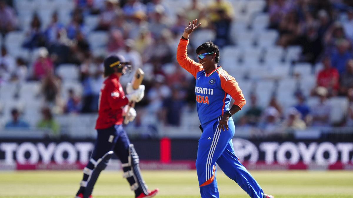 Deepti Sharma becomes joint-second highest wicket-taker in Women’s T20Is, equals Pakistan spinner Nida Dar’s record – The Headlines