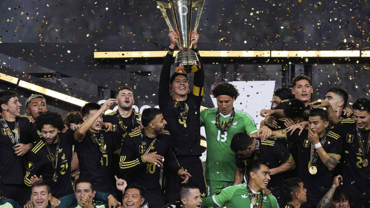 Mexico beats USA 2-1 to retain CONCACAF Gold Cup, lifts title for record-extending 10th time – The Headlines Mexico beats USA 2-1 to retain CONCACAF Gold Cup, lifts title for record-extending 10th time – The Headlines