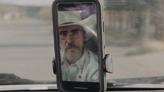 Eddington Review: Ari Aster’s Black Mirror – The Headlines Eddington Review: Ari Aster’s Black Mirror – The Headlines