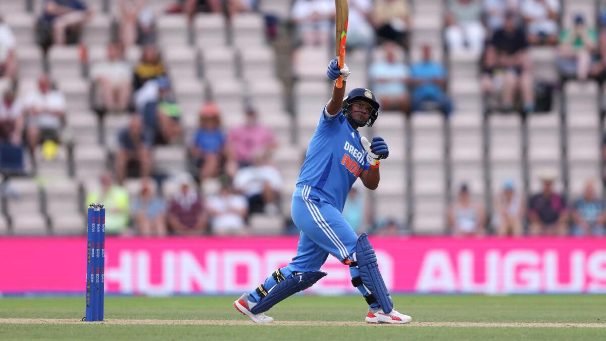 Deepti Sharma credits Rishabh Pant for stunning one-handed six during England Women vs India Women 1st ODI – The Headlines