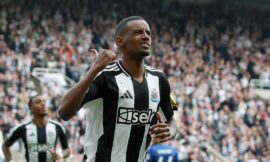 Isak transfer update — Newcastle striker training alone, not available for Premier League opener – The Headlines