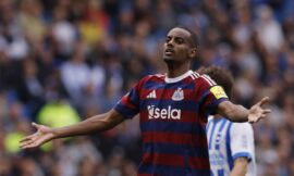 Newcastle United issues stern response to Alexander Isak – The Headlines