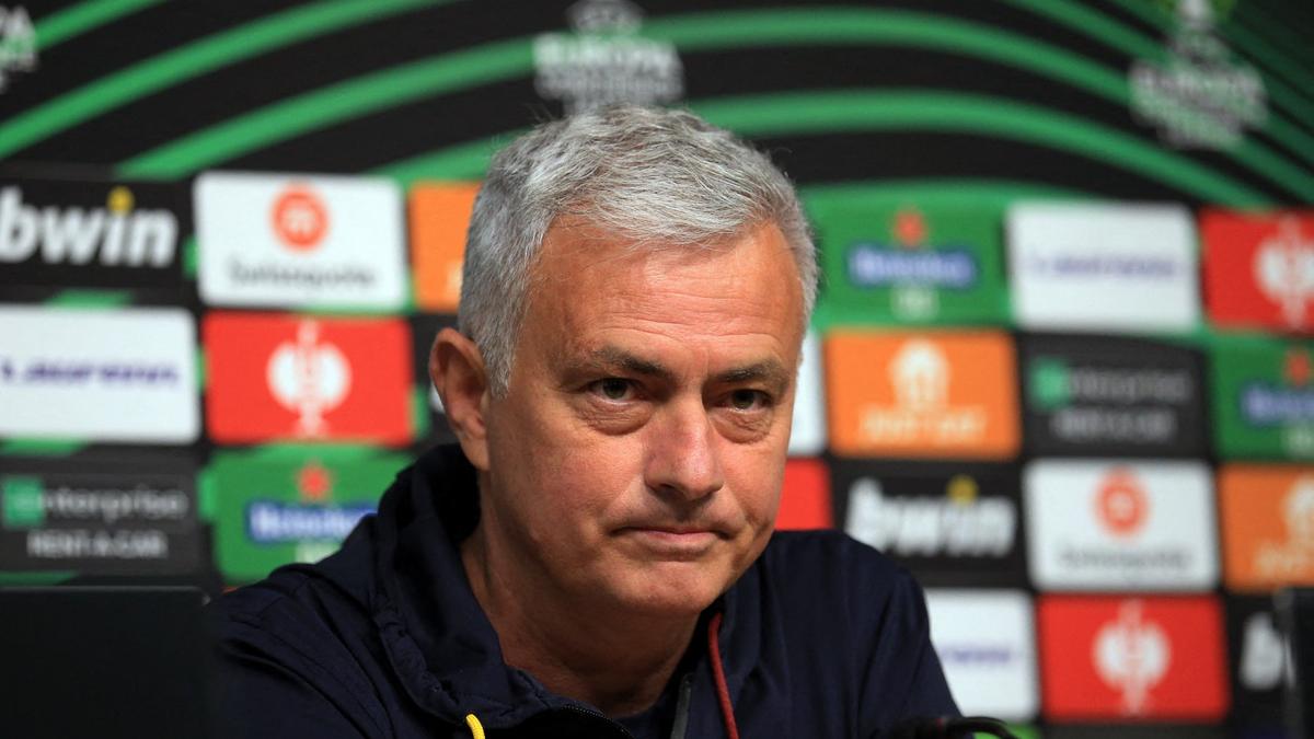 Jose Mourinho gets emotional while talking about former Porto player and captain, Jorge Costa – The Headlines