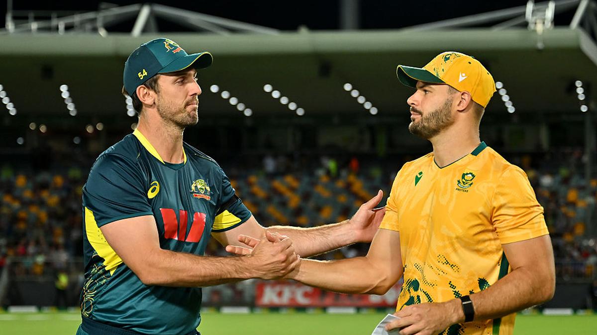 AUS vs SA, 3rd T20I: Why are Australian players wearing black armbands? – The Headlines