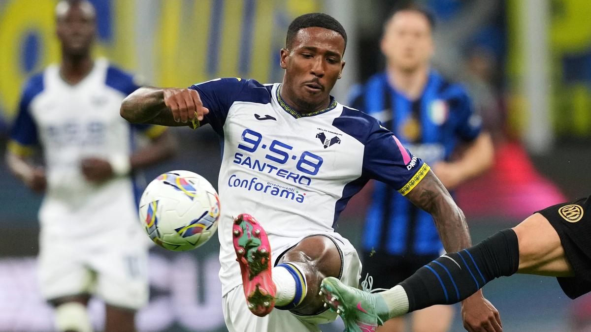 Wolves signs ’fastest player in Serie A’ as Tchatchoua joins from Verona – The Headlines