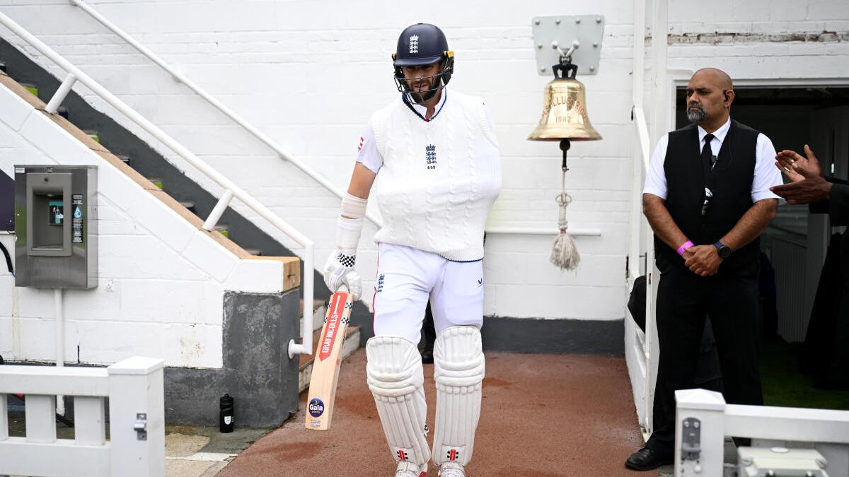 Chris Woakes comes out to bat with left arm in sling during ENG vs IND 5th Test – The Headlines