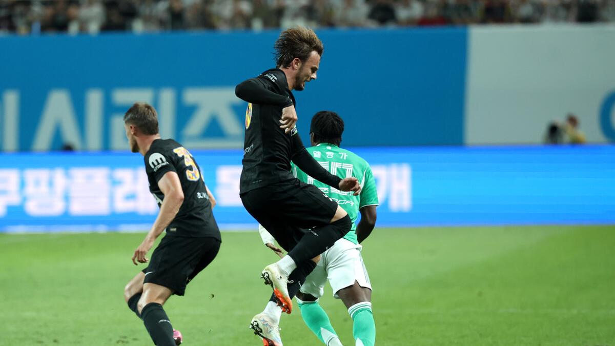 James Maddison suffers ‘brutal’ knee injury in Son Spurs farewell match – The Headlines James Maddison suffers ‘brutal’ knee injury in Son Spurs farewell match – The Headlines