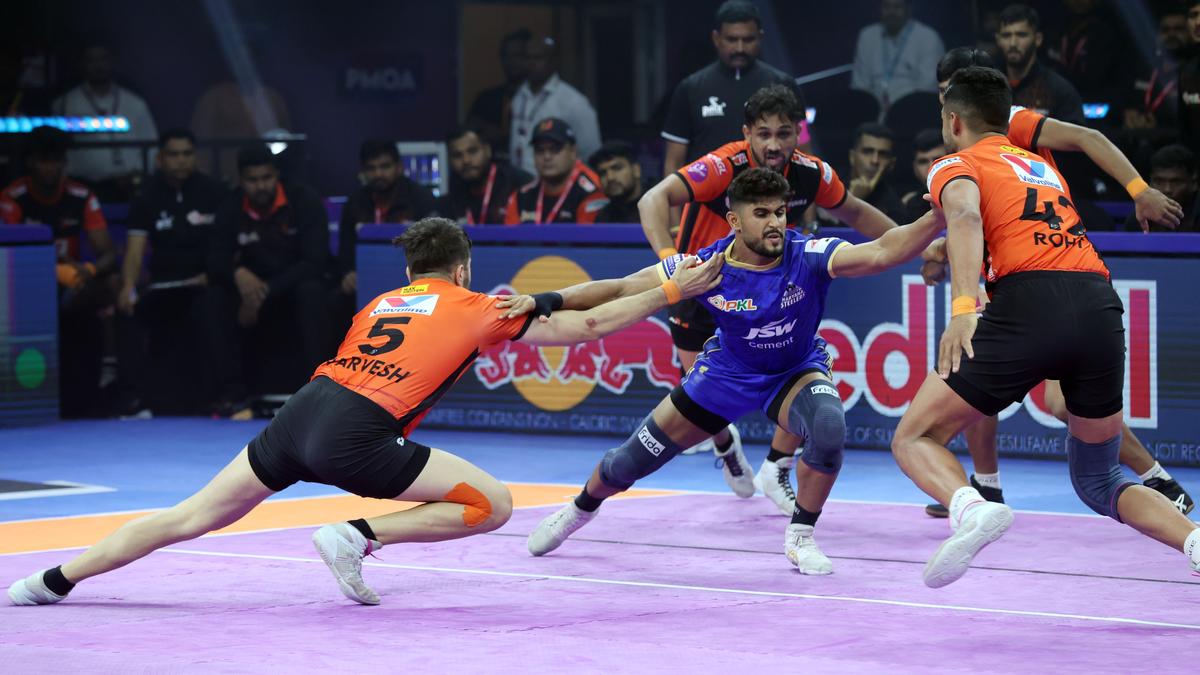 PKL 2025: Naveen Express leads Haryana Steelers to tiebreaker victory over U Mumba; Aditya, Aslam power Puneri Paltan trump Bengal Warriorz – The Headlines