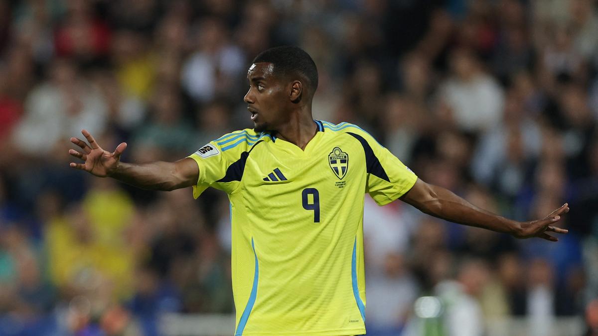 Liverpool manager Slot calls for patience with new recruit Isak – The Headlines Liverpool manager Slot calls for patience with new recruit Isak – The Headlines