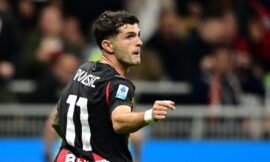 Serie A 2025-26: Pulisic shines as 10-man AC Milan hangs on for 2-1 win over Napoli – The Headlines