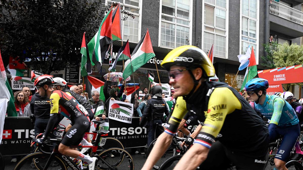Spanish Vuelta riders vote to continue racing for now after pro-Palestinian protests – The Headlines