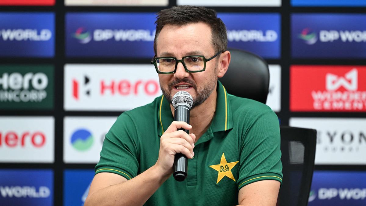 Asia Cup 2025: Hesson wants Pakistan to ‘focus on the cricket’ ahead of final against India – The Headlines