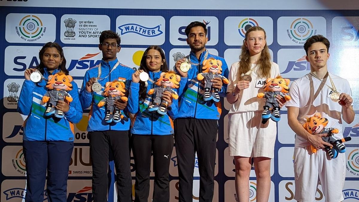 ISSF Junior World Cup: Isha-Himanshu pair secures gold in 10m air rifle mixed team event – The Headlines ISSF Junior World Cup: Isha-Himanshu pair secures gold in 10m air rifle mixed team event – The Headlines