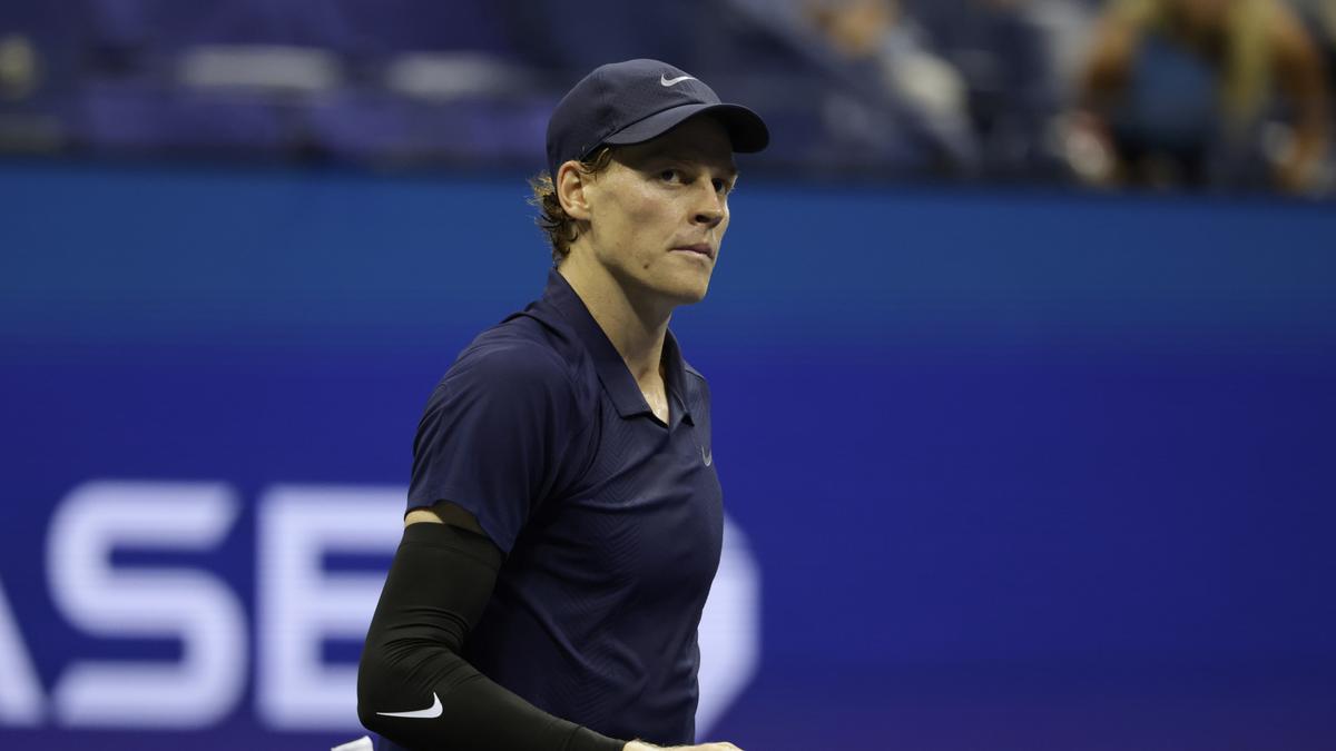 U.S. Open 2025: Jannik Sinner swats aside Lorenzo Musetti to enter semis – The Headlines