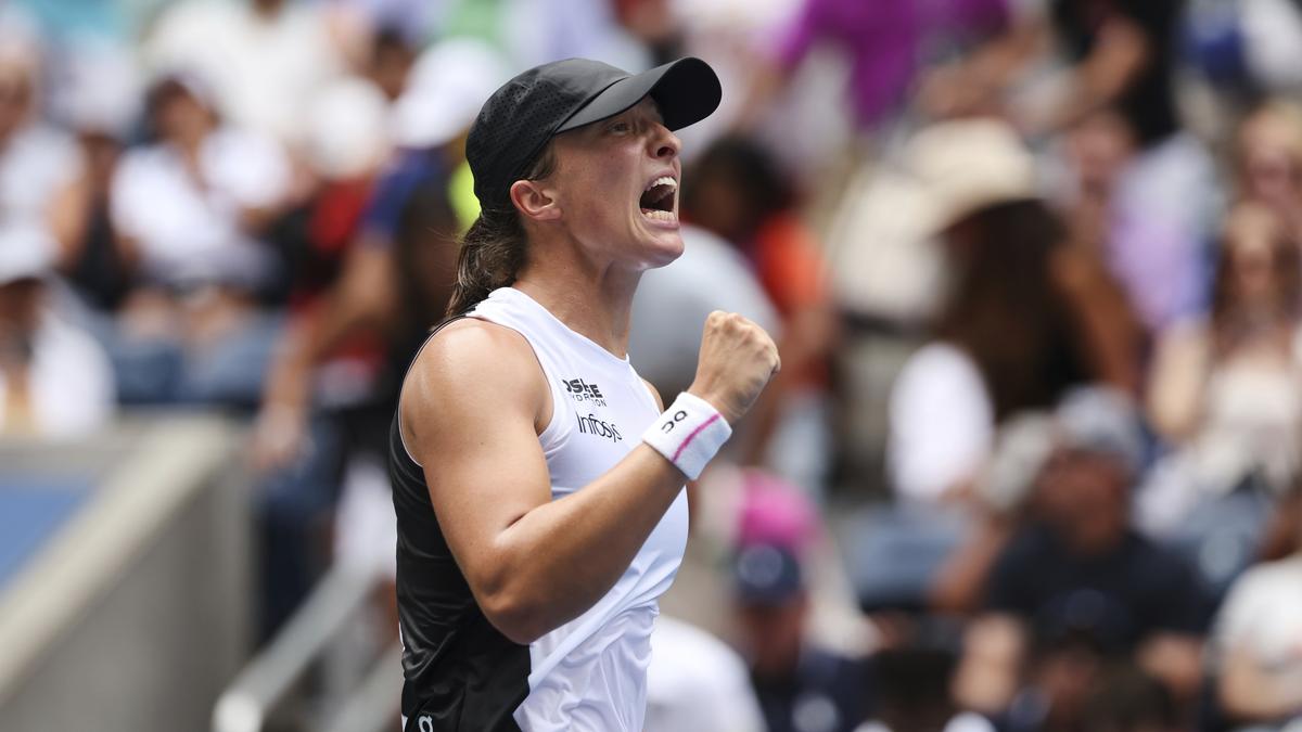 U.S. Open 2025: Swiatek breezes past Alexandrova; Venus-Leylah pair advances in women’s doubles – The Headlines