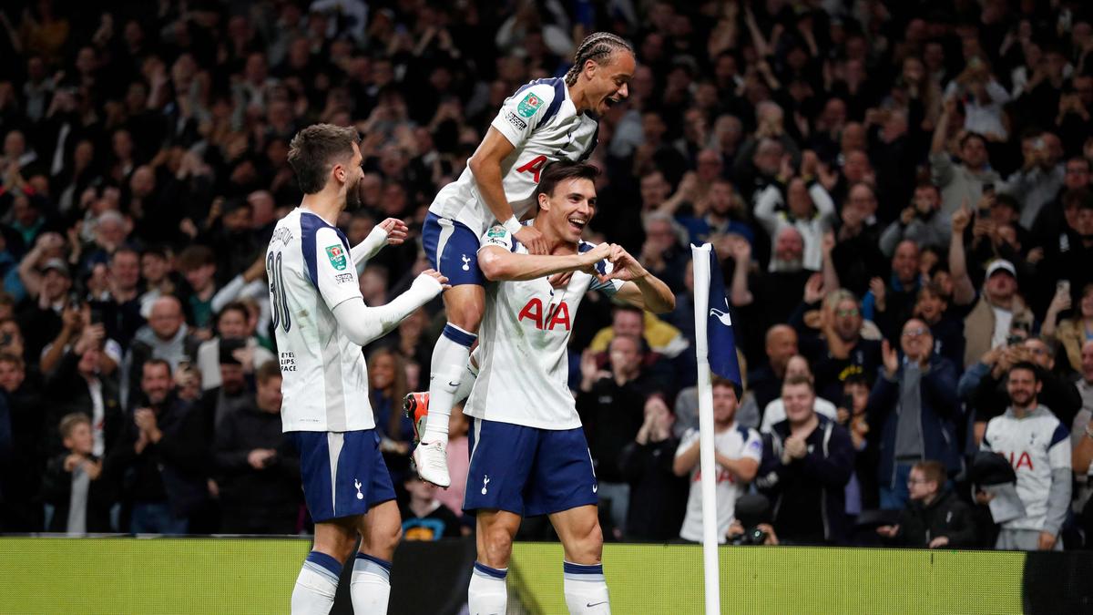 Tottenham Hotspur vs Aston Villa Live Score, Premier League 2025-26: TOT 1-1 AVL; Morgan Rogers scores from long range to level – The Headlines