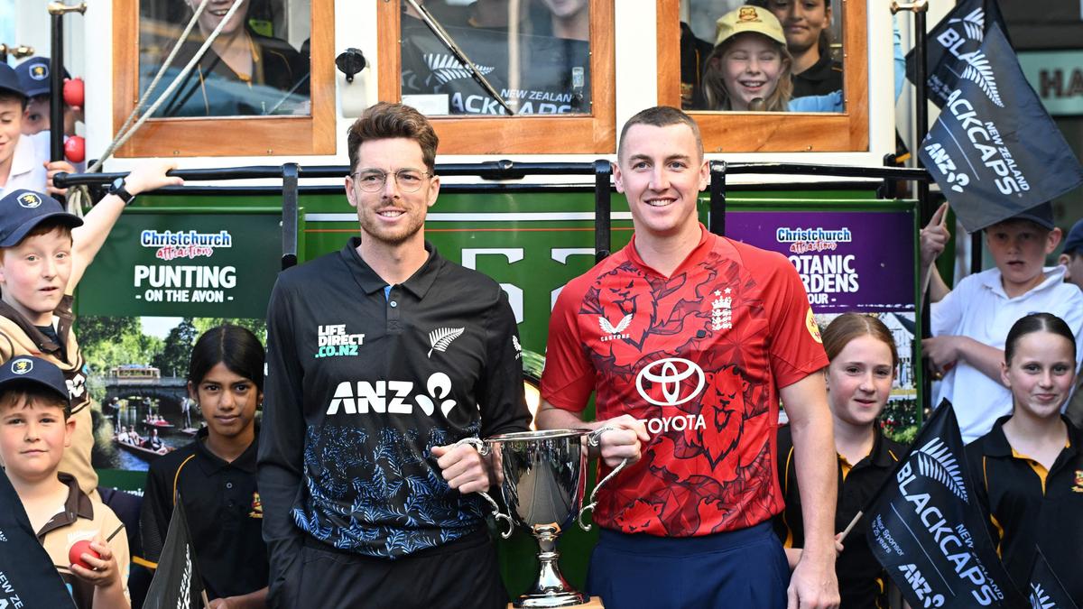 NZ vs ENG, 3rd T20I LIVE Score: England wins toss, elects to bowl v New Zealand; Playing XIs out – The Headlines