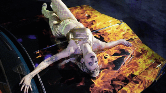 Naughty Thriller Featuring The Freakiest Ever Body Transformation, Now Free To Stream – The Headlines