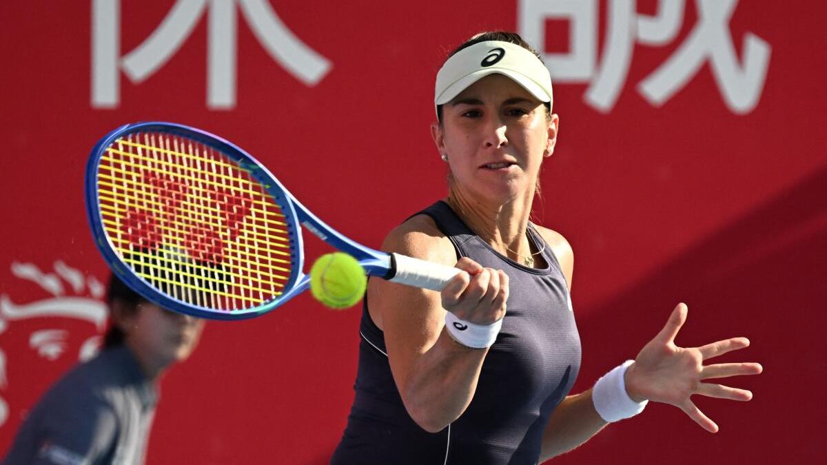 Hong Kong Open 2025: Top seed Bencic pulls out of quarterfinals as injury list mounts – The Headlines