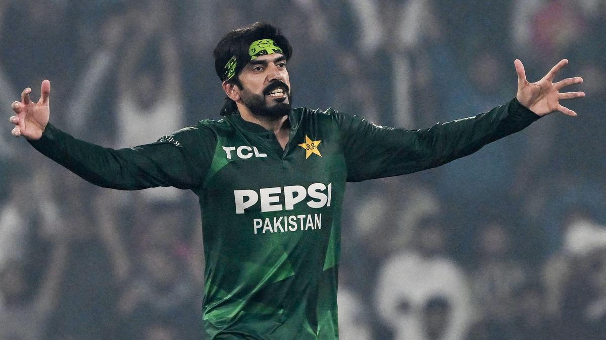PAK vs ZIM, Tri-series 2025: Tariq picks hat-trick as Pakistan seals place in final – The Headlines