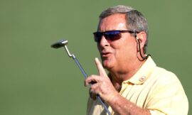 Two-time major champion golfer Fuzzy Zoeller dies at 74 – The Headlines