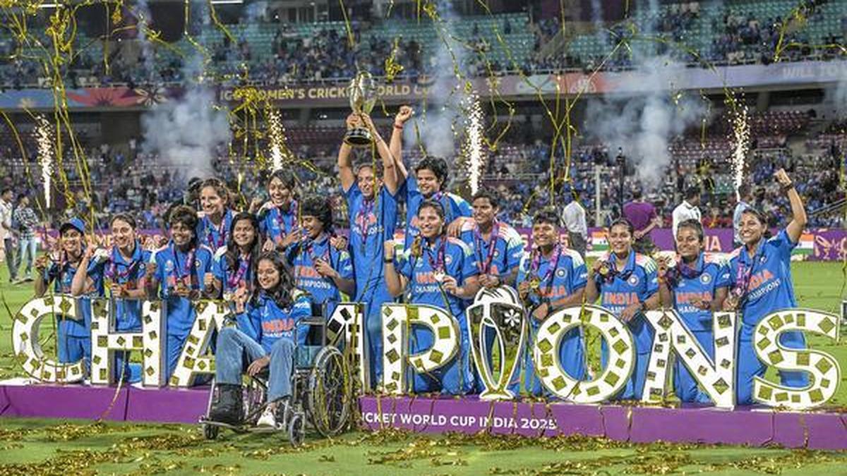 Maharashtra government announces cash prize for  Smriti, Jemimah, Radha, head coach Muzumdar after World Cup win – The Headlines