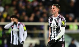 Juventus match halted as Fiorentina fans hurl racist chants at Vlahovic – The Headlines