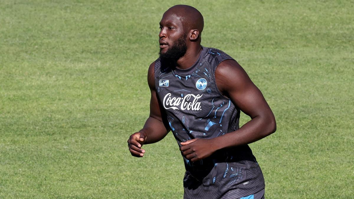 Lukaku returns to Napoli team training after long injury layoff – The Headlines