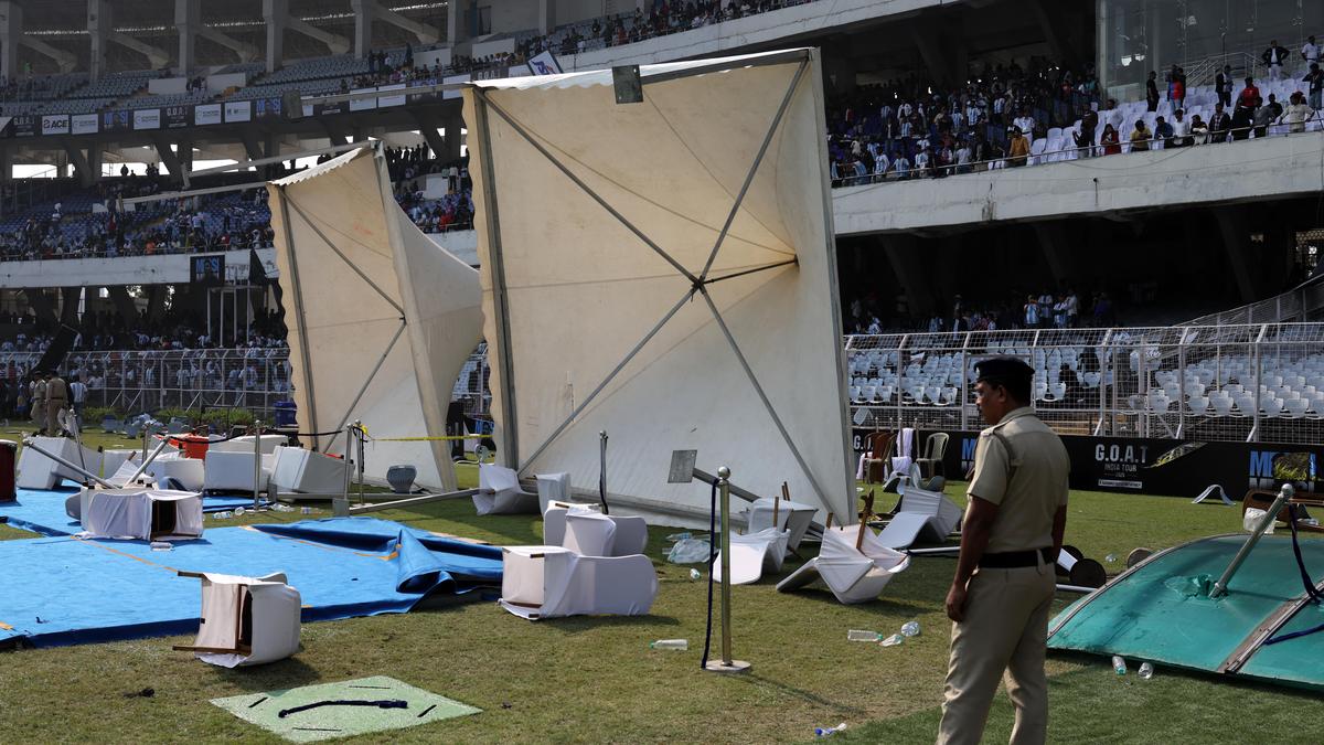 Messi GOAT Tour Hyderabad: Security increased after Kolkata stadium chaos – The Headlines Messi GOAT Tour Hyderabad: Security increased after Kolkata stadium chaos – The Headlines