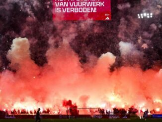 Ajax condemns fireworks at stadium after match gets abandoned – The Headlines