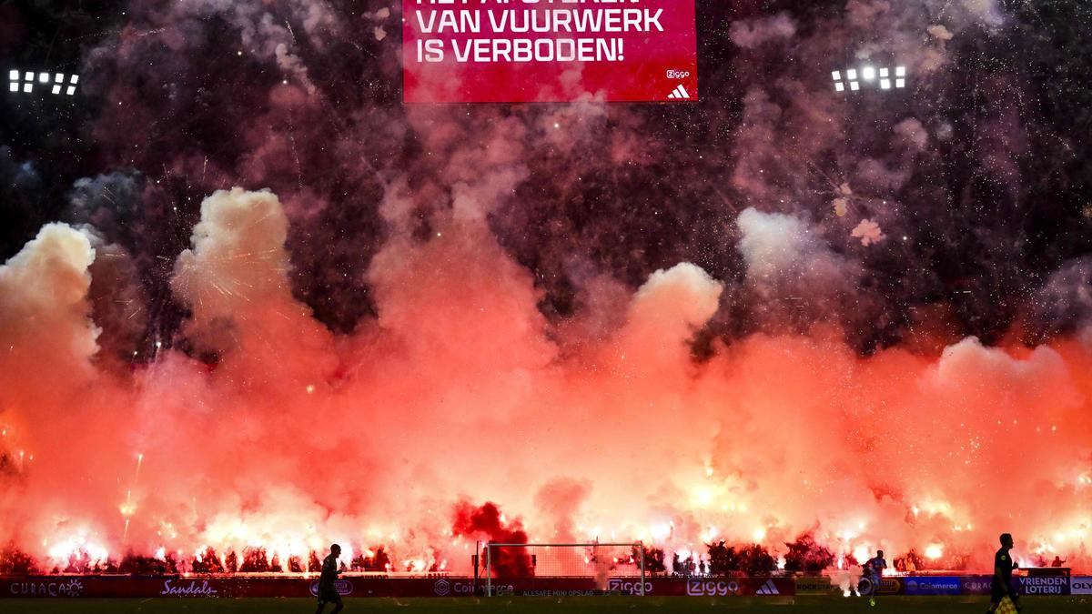 Ajax condemns fireworks at stadium after match gets abandoned – The Headlines