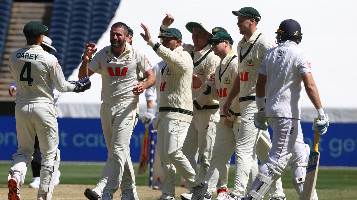 AUS vs ENG, 4th Test: Australia takes slender lead as seamers wreak havoc on Day 1 in Melbourne – The Headlines