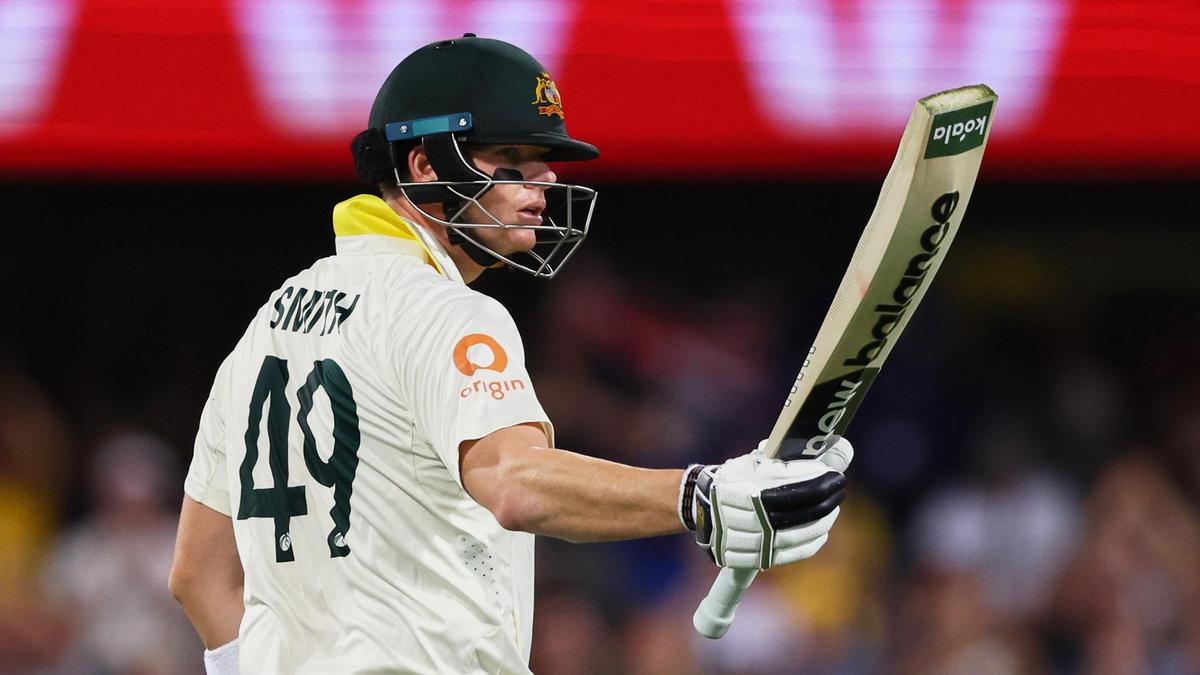 Ashes 2025-26: Australia races clear of England to seize control of second Test – The Headlines