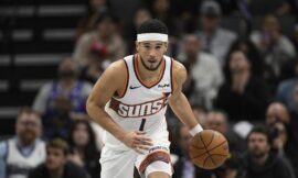 NBA roundup: Devin Booker gets hurt, but Phoenix Suns ends Los Angeles Lakers’ win streak – The Headlines