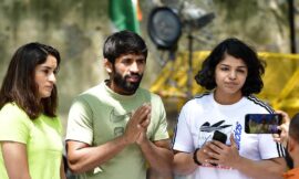 Delhi HC dismisses petitions filed by Bajrang, Vinesh, Sakshi challenging WFI elections – The Headlines