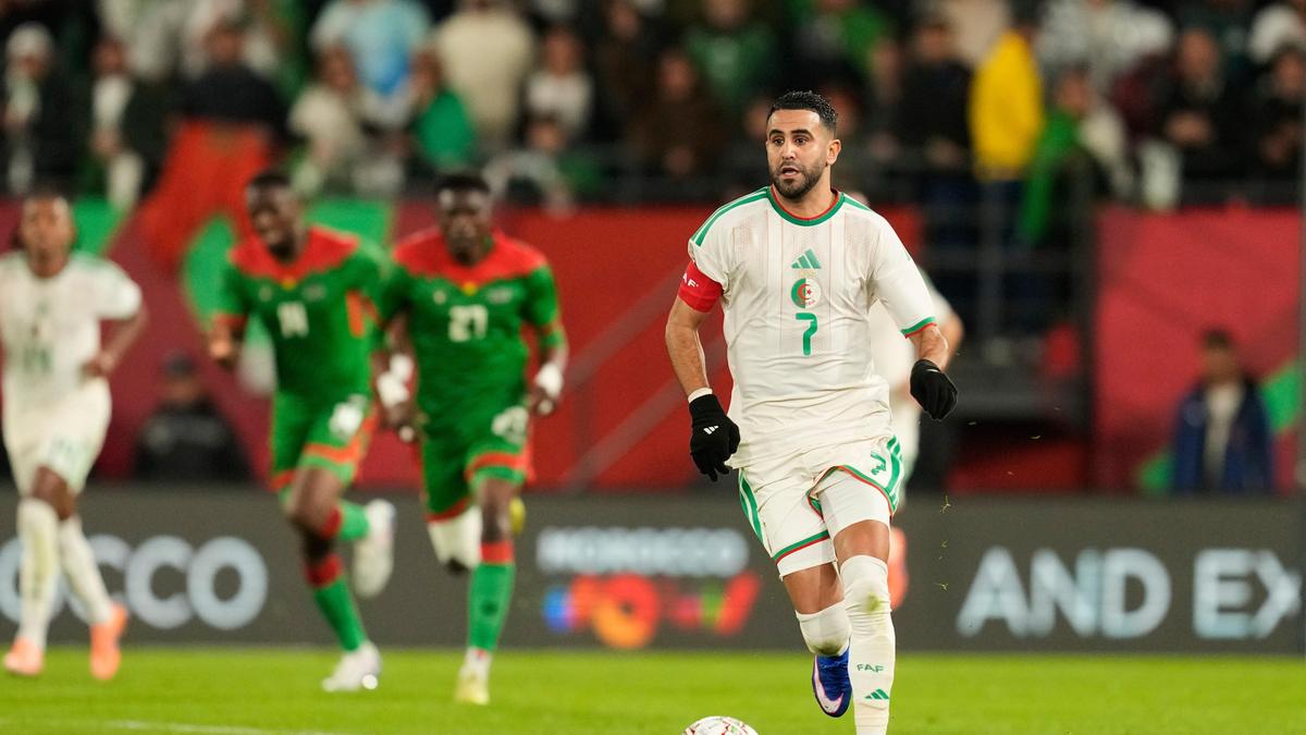 AFCON 2025: Mahrez penalty sends Algeria to last-16 – The Headlines